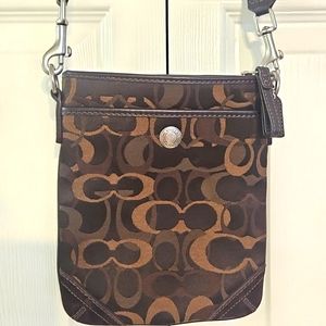 VTG 2000s Coach Brown Chelsea Optic Signature Swing Crossbody Bag (F06Q-10148)